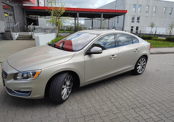 Volvo S60 cena 62900 przebieg: 141000, rok produkcji 2017 z Warszawa małe 232